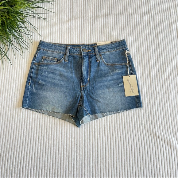 Universal thread high- rise denim shorts - Picture 3 of 13